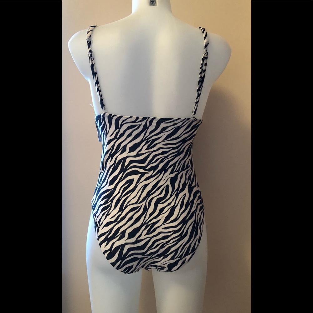 RUCHED DEEP V-NECK ONE PIECE SWIMSUIT 🩱 SIZE SMALL - Picture 9 of 13